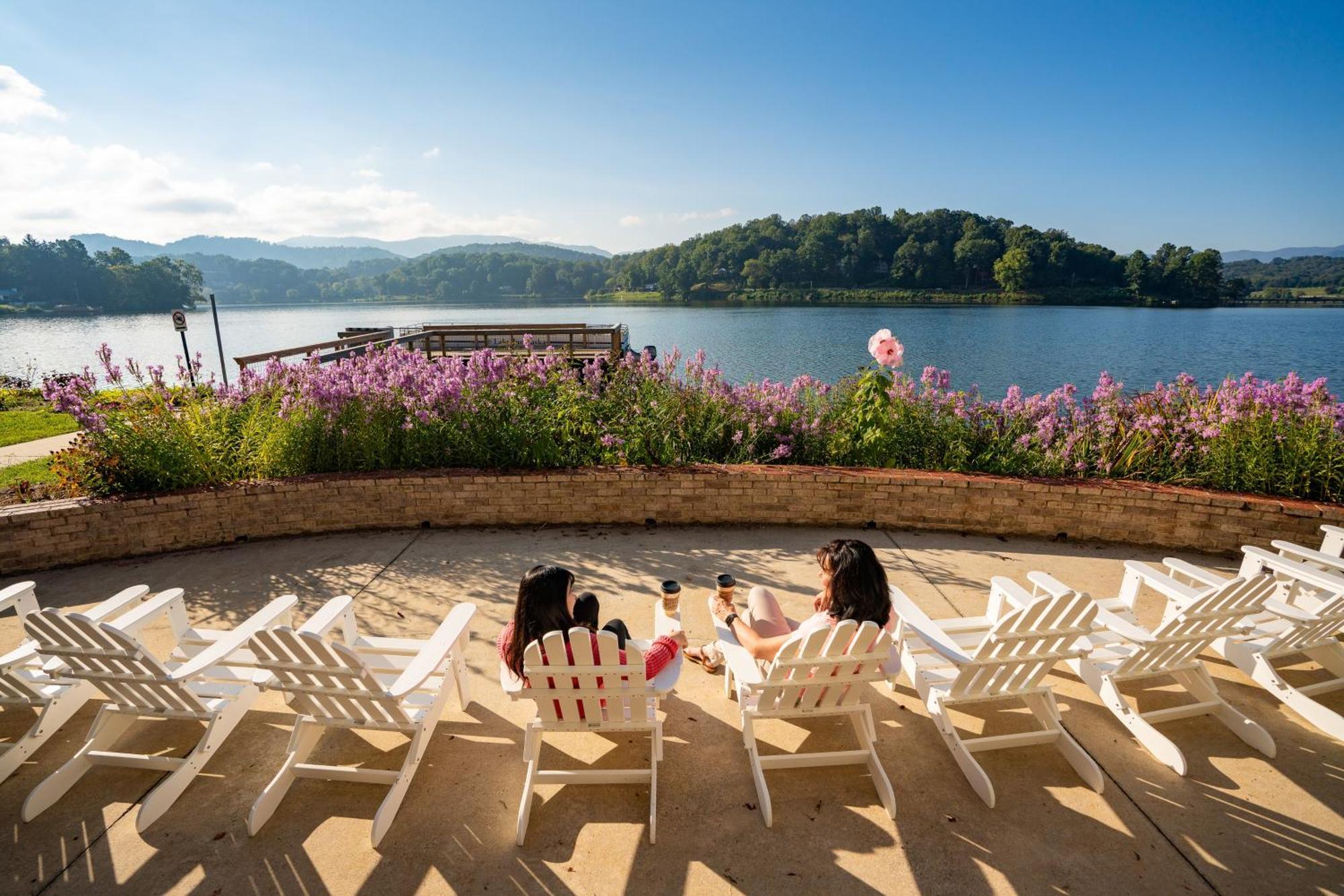 English Roses Lake Junaluska 외부 사진